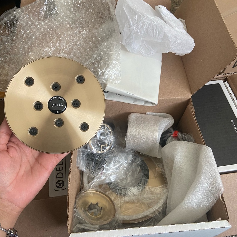 Delta Shower head set of 3 brand new